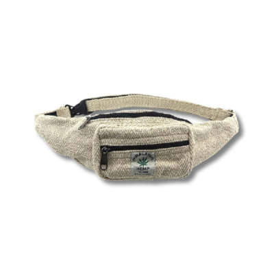 Pochete bege com padrão, fecho preto e etiqueta HIMALAYAN HEMP