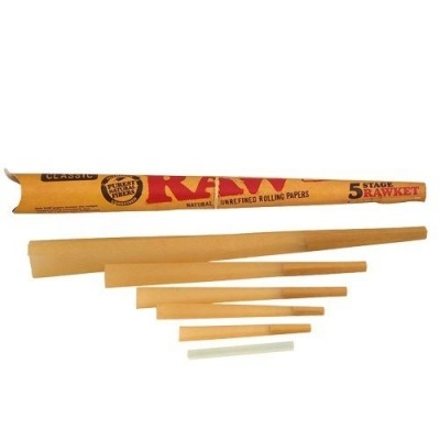 Conjunto de 5 tubos de papel RAW em embalagem amarela com texto vermelho e castanho