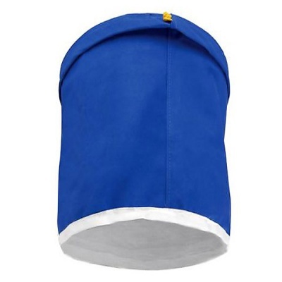 Capuz azul com acabamento branco e detalhe amarelo
