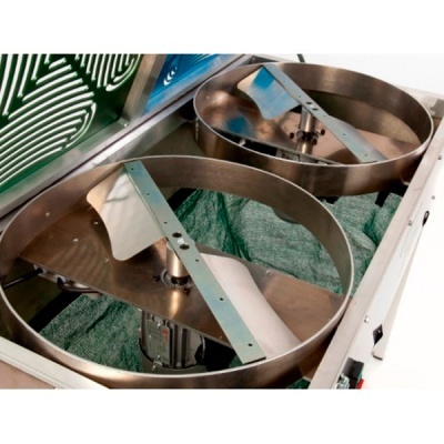 Equipamento industrial com ventoinhas metálicas duplas