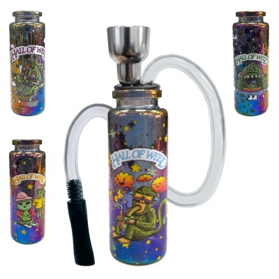 Cinco dispositivos de fumo decorados com HALL OF WEED e imagens coloridas