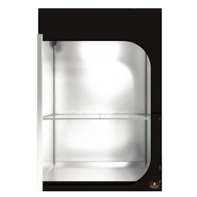 Vitrine refrigerada preta e prateada com prateleira metálica interior