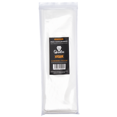 Pacote transparente com 10 sacos de nylon brancos com etiqueta preta e texto em branco.