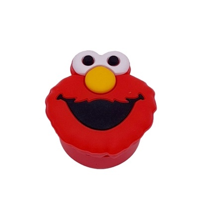 Estojo vermelho com rosto do personagem Elmo da Sesame Street