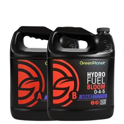 Dois recipientes pretos de plástico com rótulos de nutrientes Hydro Fuel Bloom GreenPlanet