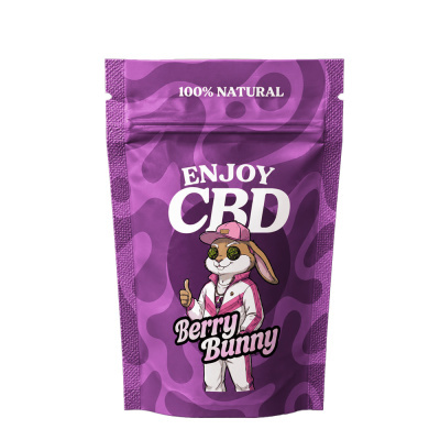 Embalagem roxa com coelho de fato desportivo e texto CBD Berry Bunny.