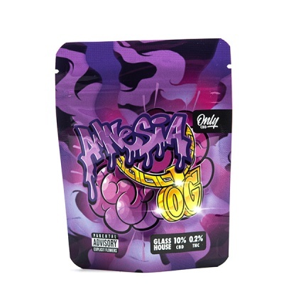 Embalagem gráfica em roxo e rosa com texto Amnesia OG e informações CBD e THC