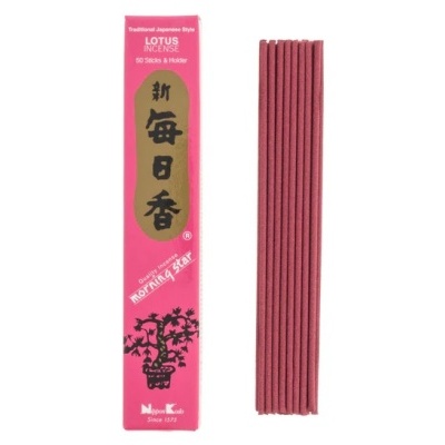 Incenso japonês em caixa rosa com varetas à direita