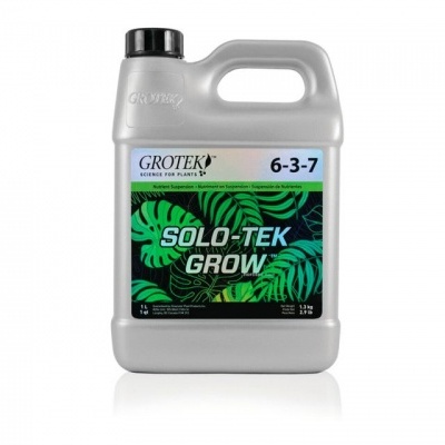 Frasco de fertilizante líquido Solo-Tek Grow da Grotek com rótulo verde e números 6-3-7