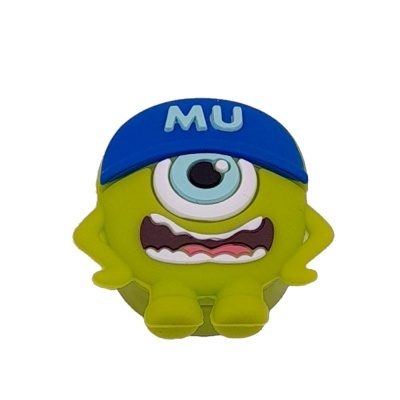 Objeto em forma do personagem Mike Wazowski verde com boné azul MU