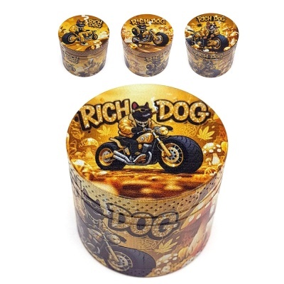 Caixa redonda decorativa com ilustração de cão numa mota e texto RICH DOG