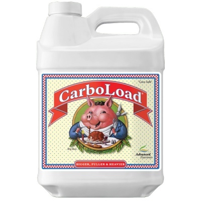 Recipiente branco com rótulo CarboLoad e desenho de porco rosa a almoçar