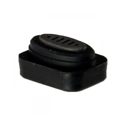 Peça plástica preta com base retangular e topo oval com ranhuras sobre fundo branco