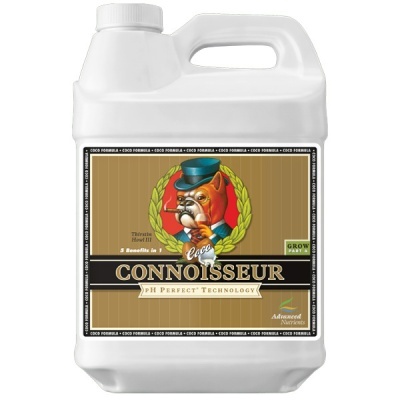 Recipiente branco com rótulo castanho e amarelo com imagem de cão e texto do produto
