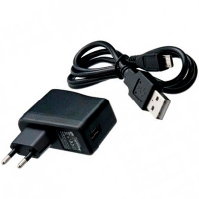 Carregador de parede preto com cabo USB