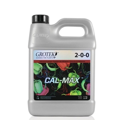 Recipiente plástico cinzento com etiqueta CAL-MAX e pimentos coloridos