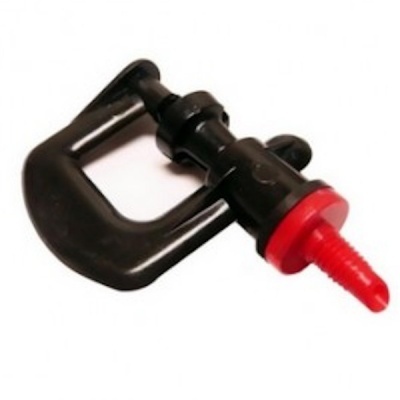 Aspersor de irrigação preto e vermelho