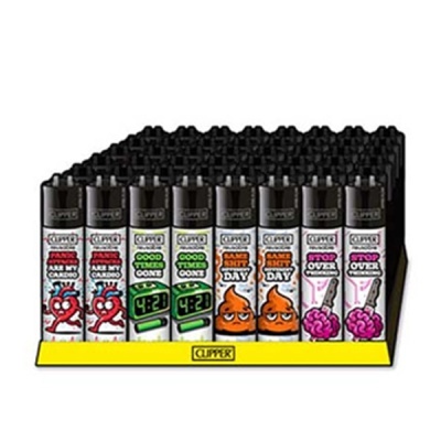 Expositor com isqueiros Clipper variados com textos e desenhos coloridos
