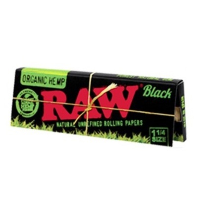 Pacote de papel de enrolar RAW Black em preto com texto vermelho e verde
