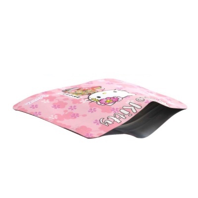 Embalagem flexível rosa com padrão de flores e Hello Kitty