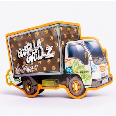 Figura de camião com design graffiti e texto Gorilla Grillz