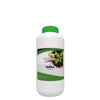 frasco branco com tampa verde e rótulo de fertilizante HYE-PRO TERRA