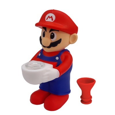 Figura de Mario a segurar um objeto branco com círculo transparente e acessório vermelho ao lado