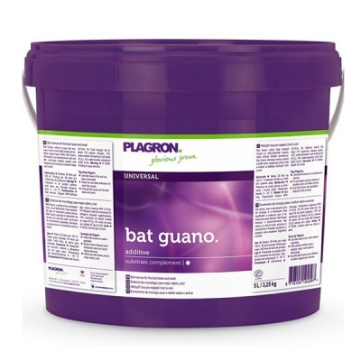 Balde roxo de plástico com rótulo Plagron bat guano aditivo 5L 3,25kg