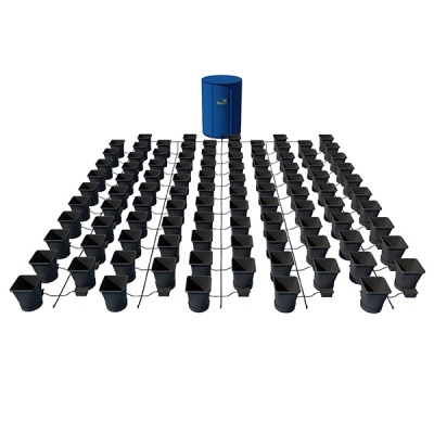 Conjunto de vasos pretos conectados e cilindro azul grande ao fundo