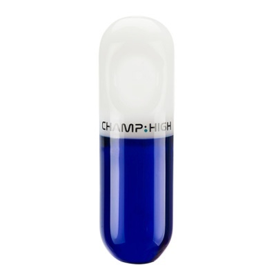 Frasco em forma de cápsula branco e azul com texto CHAMP:HIGH
