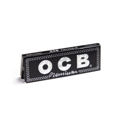 Carteira de papel preta para enrolar cigarro OCB Premium com texto em branco