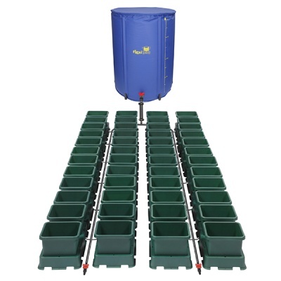 Sistema hidropónico com vasos verdes e reservatório azul