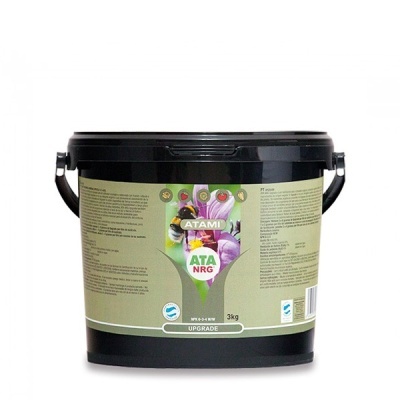 Balde preto de fertilizante Atami ATA NRG Upgrade 3kg com rótulo verde e imagem de abelha.