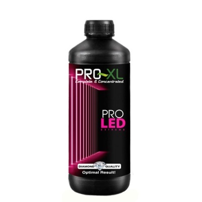 Frasco plástico preto com rótulo preto e rosa com texto PRO-XL Complete & Concentrated