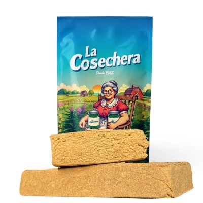 blocos castanhos com embalagem azul La Cosechera