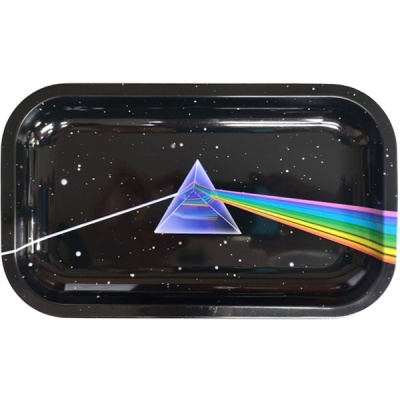 Tabuleiro preto com desenho de prisma triangular e feixe de luz colorido