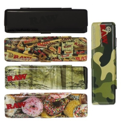 Cases RAW para papéis de enrolar com estampas variadas e um case preto.