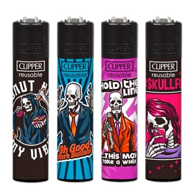 Quatro isqueiros Clipper reutilizáveis com desenhos de esqueletos e texto colorido