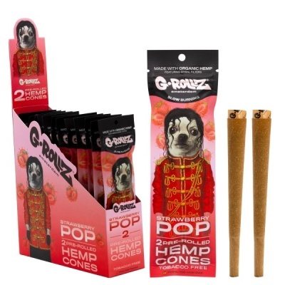 Pacote e cones pré-enrolados de cânhamo G-ROLLZ Strawberry POP com imagem de cão em uniforme vermelho.