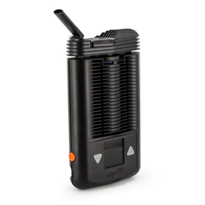 Dispositivo portátil preto com botões e bocal inclinado