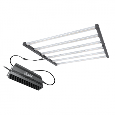 Luz LED para cultivo com barras brancas e controlador preto com texto BLACK
