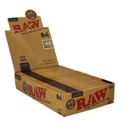 Caixa com vários maços de papel de enrolar RAW Classic castanha e vermelha