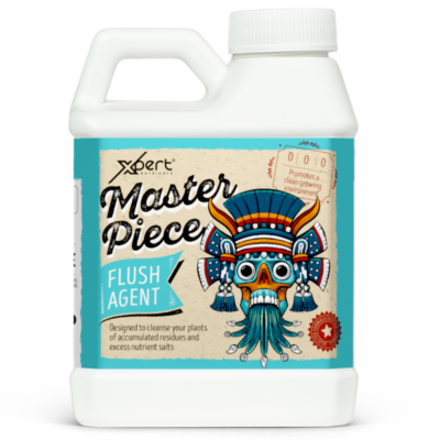 Frasco branco com rótulo azul e bege Master piece Flush Agent com imagem de máscara colorida