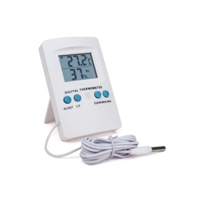 Termómetro digital branco com ecrã LCD e cabo sensor enrolado