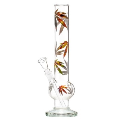 Bong de vidro transparente decorado com folhas coloridas