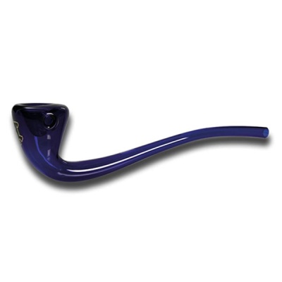 Cachimbo de vidro azul escuro curvado sobre fundo branco