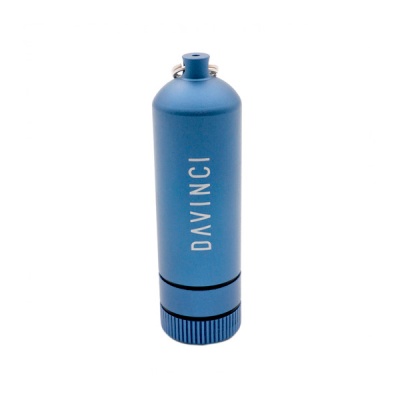 Garrafa azul metálica com texto DAVINCI