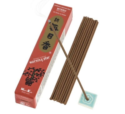 Incenso MYRRH com varetas marrons e caixa vermelha