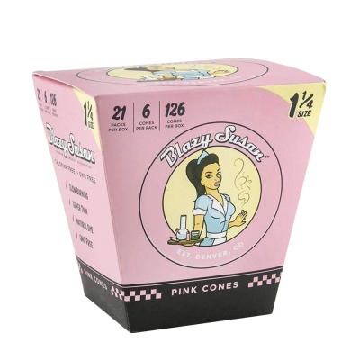 Embalagem rosa de cones Blazy Susan com imagem de mulher em uniforme azul e texto informativo