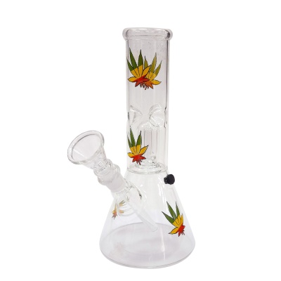 Bong de vidro transparente com folhas coloridas de cannabis